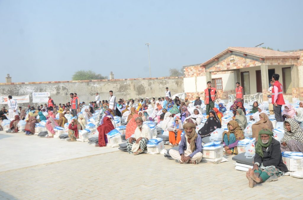 Flood victims in Kashmore receive aid from PRCS