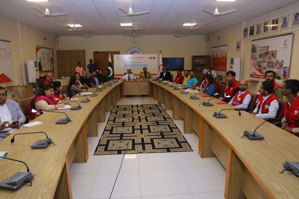 Consul General interacted with the dedicated staff, volunteers, and prominent community members who actively support the Red Crescent’s mission