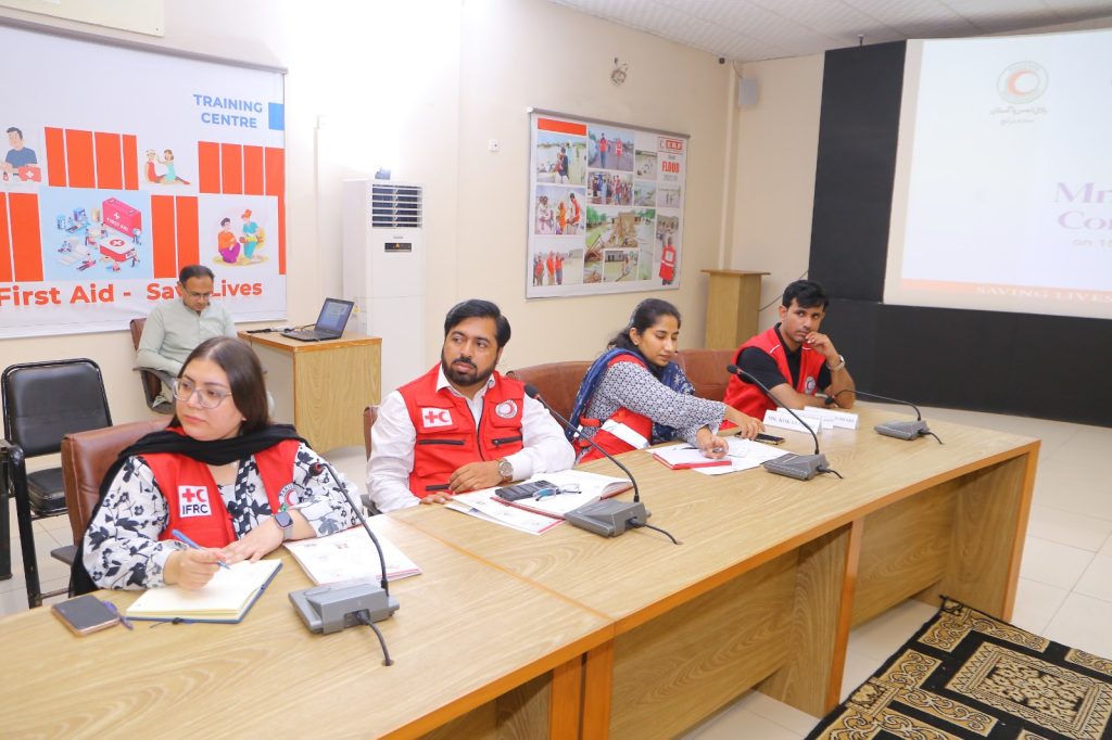 Consul General of France praising Pakistan Red Crescent Sindh humanitarian work