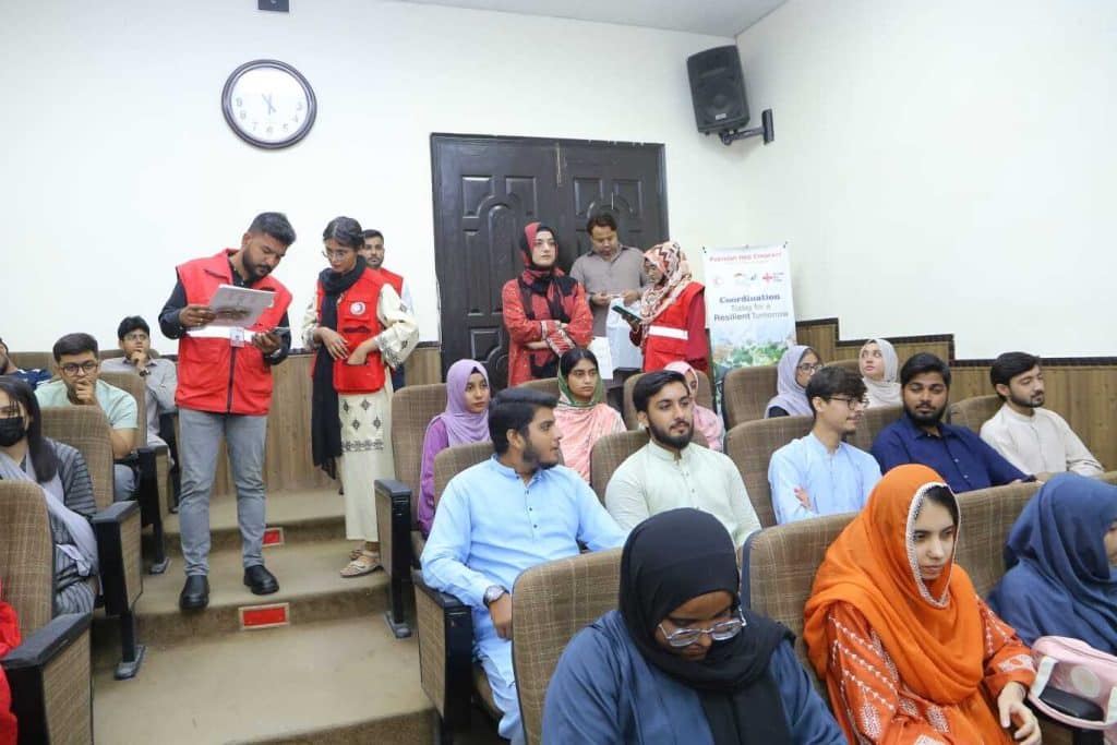 “Dr. Kanwal Nazim presenting on mangroves as smart natural infrastructure during the Green Tech for Climate-Resilient Pakistan event