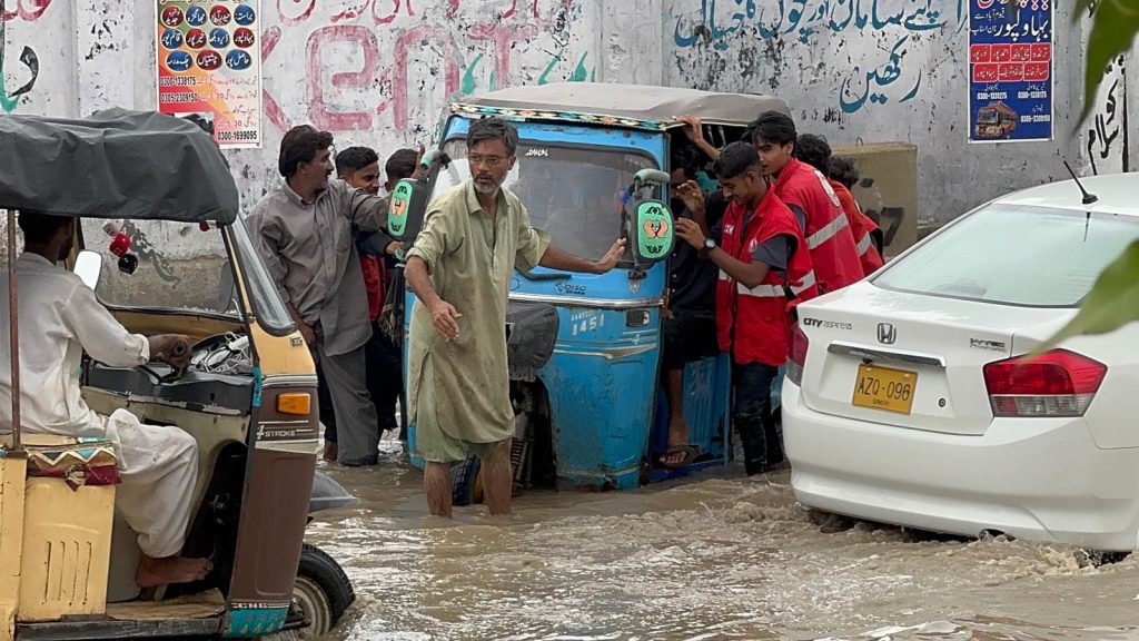 PRCS Sindh ERC team assisting citizens during heavy rains in Karachi