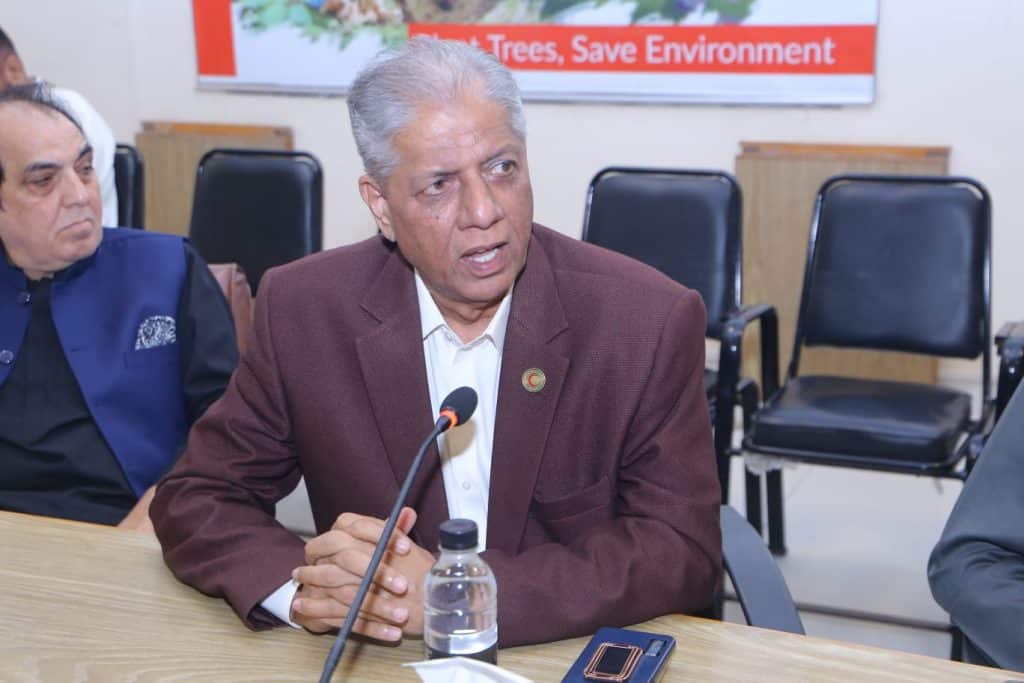 Provincial secretary PRCS Sindh Kanwar Waseem engaging with members of the Pakistan Excellence Club to strengthen PRCS community engagement and promote Sindh’s social development.