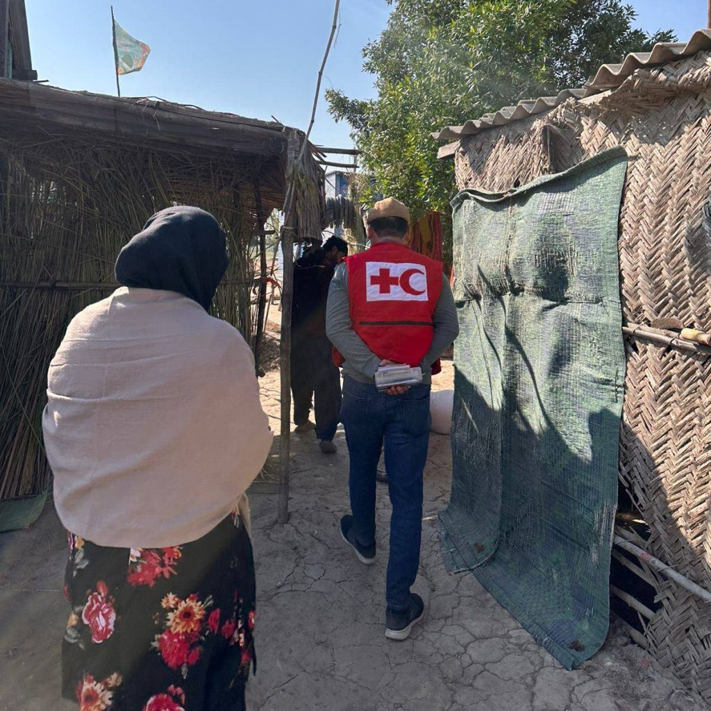Pakistan Red Crescent Sindh Branch Focal Person, DPO Thatta LLA, along with Mr. Zaheer, Senior WASH and Shelter Officer (IFRC), conducted a field visit to communities in District Thatta