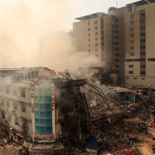 PRCS Sindh emergency teams providing support after Gul Plaza fire